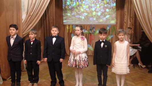 8 марта. 1 класс.