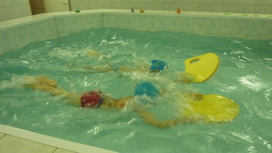 Соревнование по плаванию