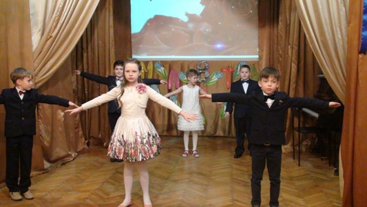 8 марта. 1 класс.