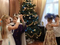 Новогодний бал в 1 - 2 классах